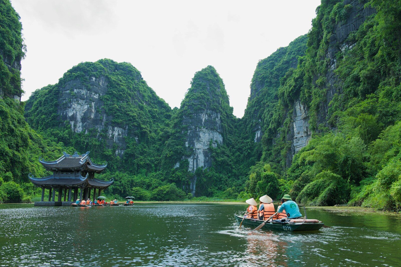 Barca a remi a Ninh Binh